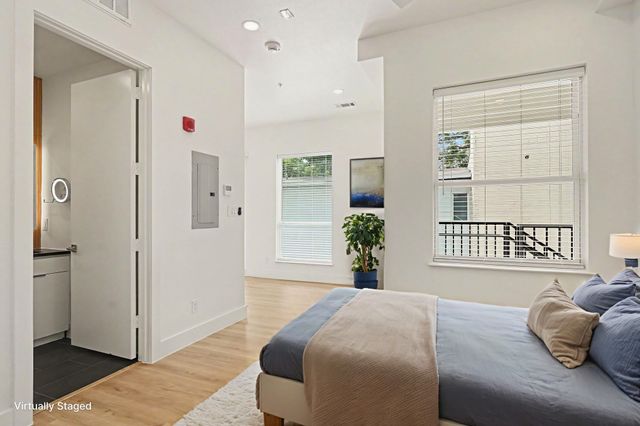 2217 N Fitzhugh Avenue 204, Dallas, TX 75204
