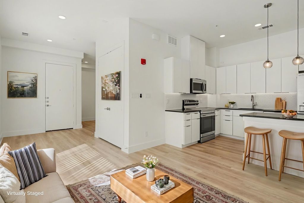 2217 N Fitzhugh Avenue 204, Dallas, TX 75204