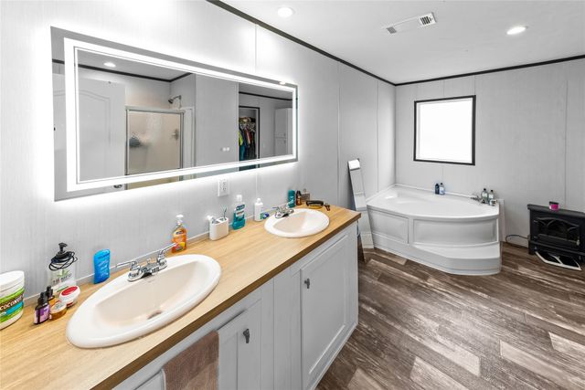 135 Chisholm Pass, Whitney, TX 76692