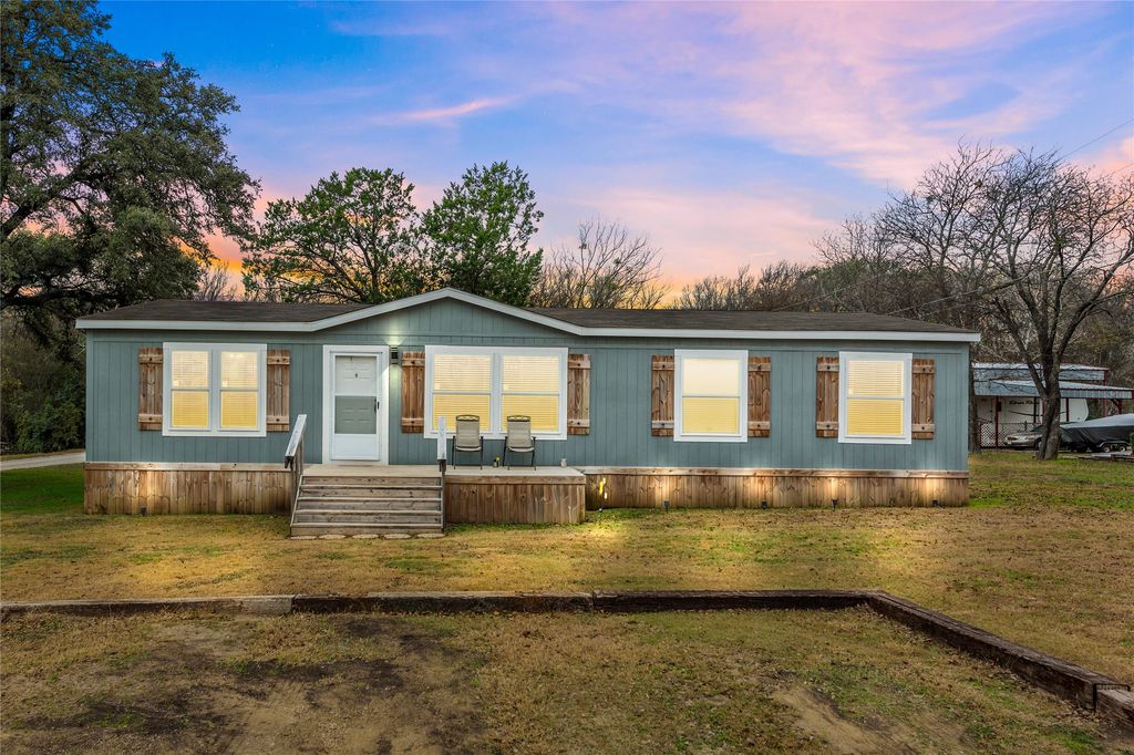 135 Chisholm Pass, Whitney, TX 76692