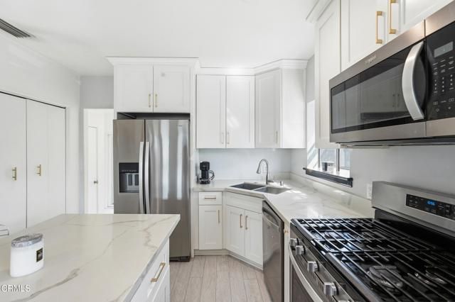 3233 Community Avenue, La Crescenta, CA 91214