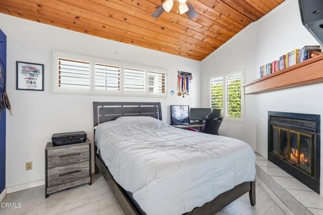 3233 Community Avenue, La Crescenta, CA 91214