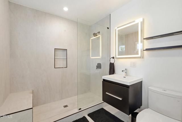 3233 Community Avenue, La Crescenta, CA 91214