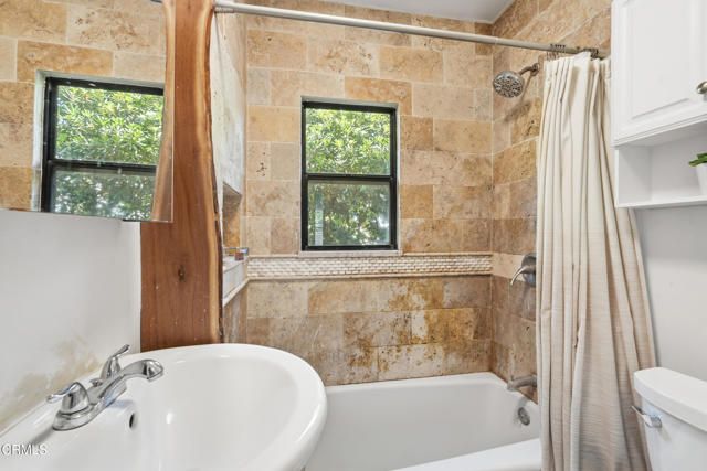 3233 Community Avenue, La Crescenta, CA 91214