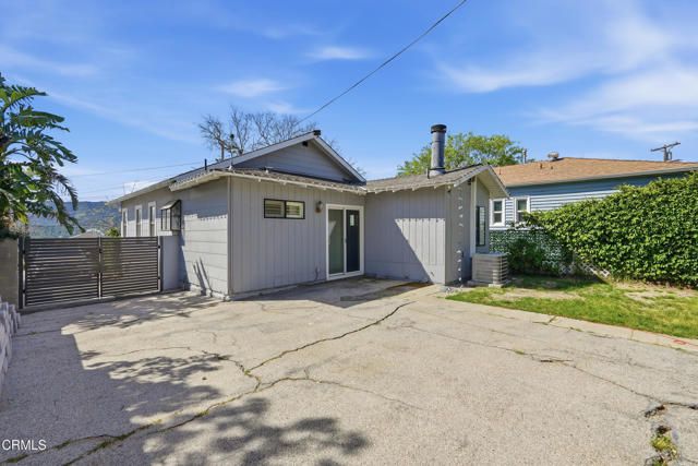 3233 Community Avenue, La Crescenta, CA 91214