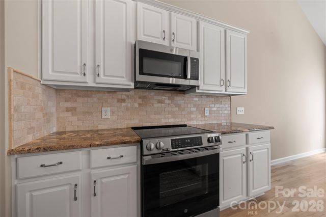 9313 Linden Tree Lane, Charlotte, NC 28277