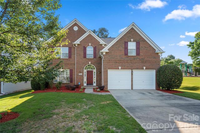 9313 Linden Tree Lane, Charlotte, NC 28277