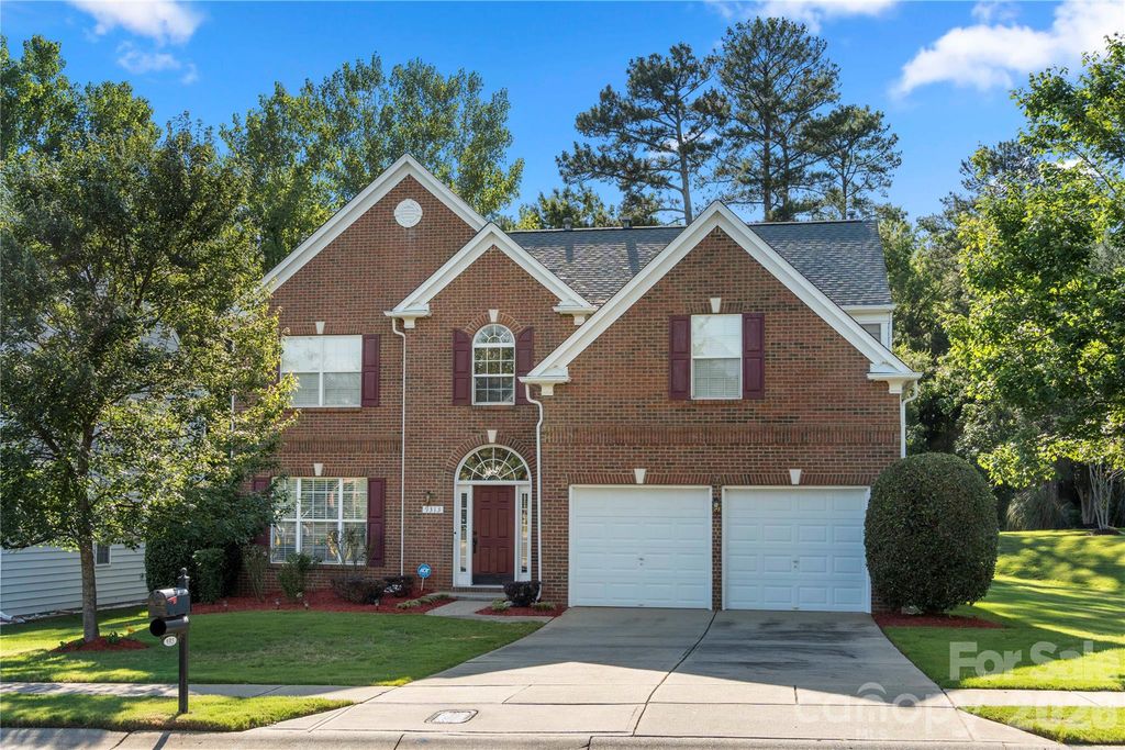 9313 Linden Tree Lane, Charlotte, NC 28277