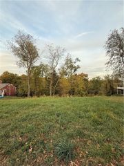 140 Lakeview Dr, Peters Twp, PA 15317