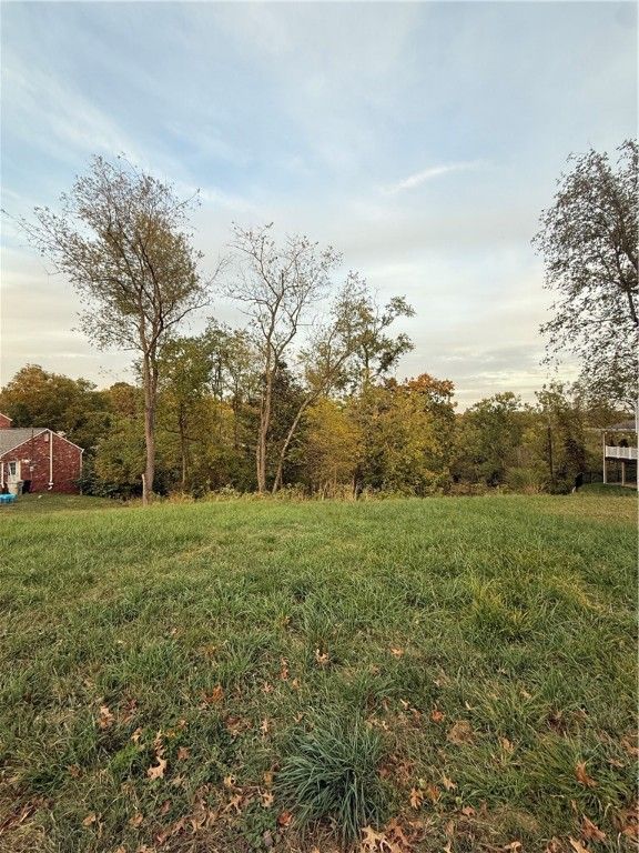 140 Lakeview Dr, Peters Twp, PA 15317