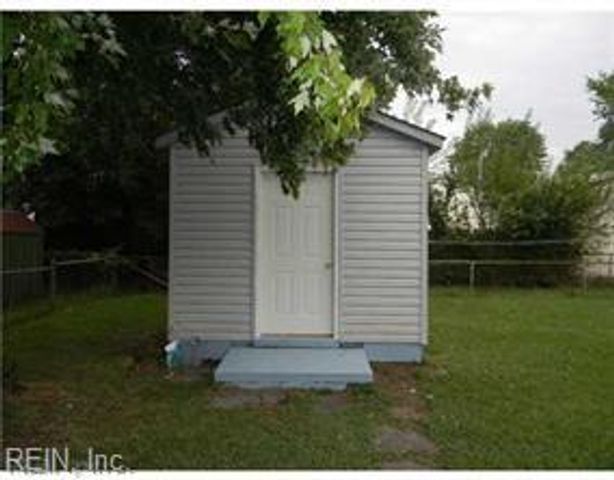 1114 75th ST, Newport News, VA 23605