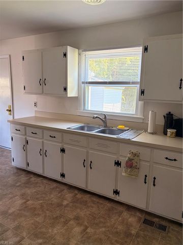 1114 75th ST, Newport News, VA 23605