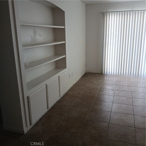 2449 West Acacia Avenue, Hemet, CA 92545