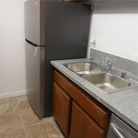 2449 West Acacia Avenue, Hemet, CA 92545