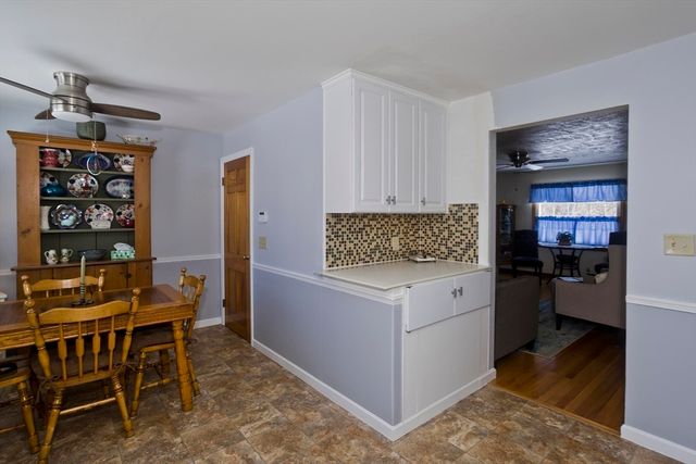 854 Grayson Dr, Springfield, MA 01119