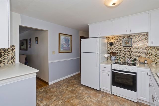854 Grayson Dr, Springfield, MA 01119