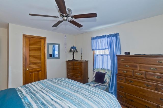 854 Grayson Dr, Springfield, MA 01119