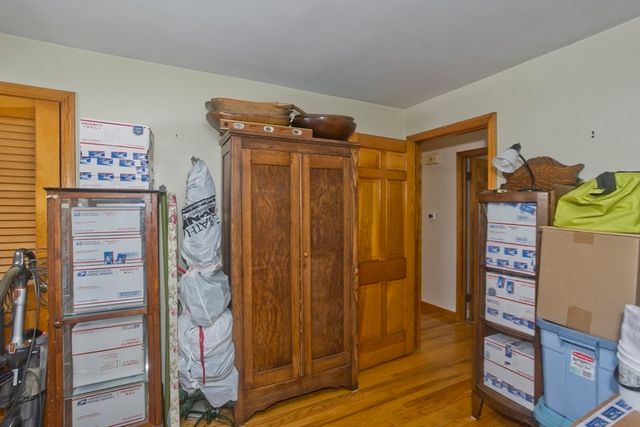 854 Grayson Dr, Springfield, MA 01119