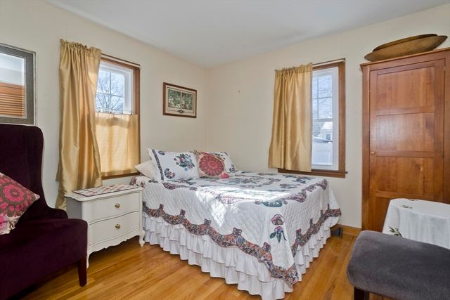 854 Grayson Dr, Springfield, MA 01119