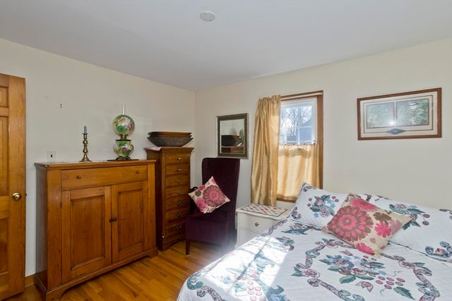854 Grayson Dr, Springfield, MA 01119