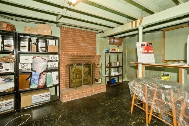 854 Grayson Dr, Springfield, MA 01119
