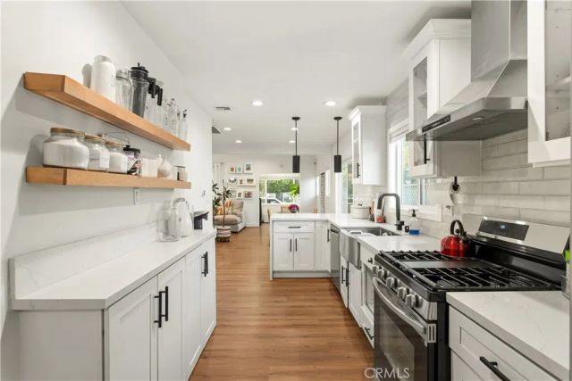 1553 W 60th Place, Los Angeles, CA 90047