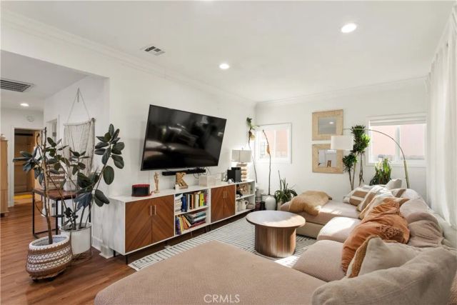 1553 W 60th Place, Los Angeles, CA 90047