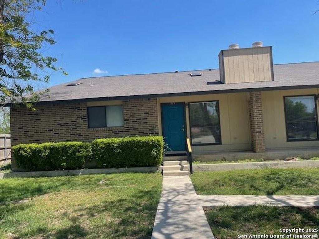 512 Kellys Way, New Braunfels, TX 78130