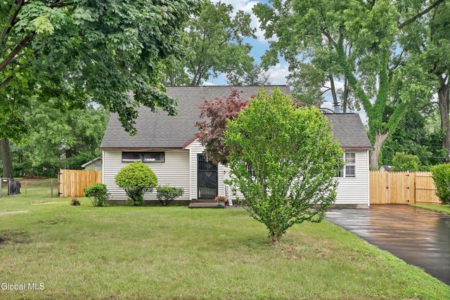 95 Locust Park, Colonie, NY 12205