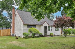 95 Locust Park, Colonie, NY 12205