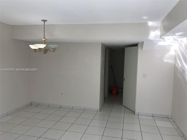 260 NW 107th Ave 207, Miami, FL 33172