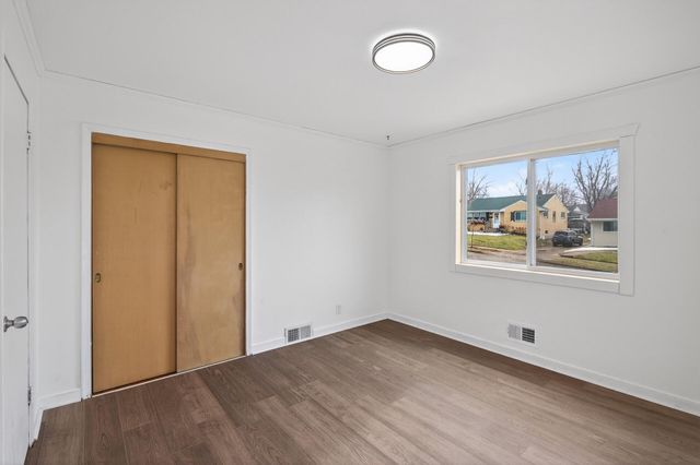 1685 Fremont Avenue E, Saint Paul, MN 55106