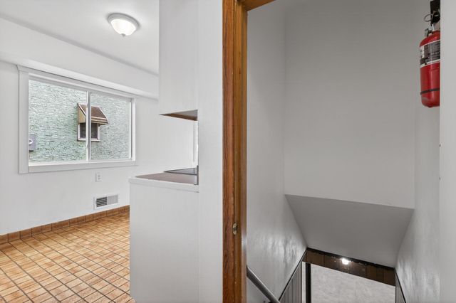 1685 Fremont Avenue E, Saint Paul, MN 55106