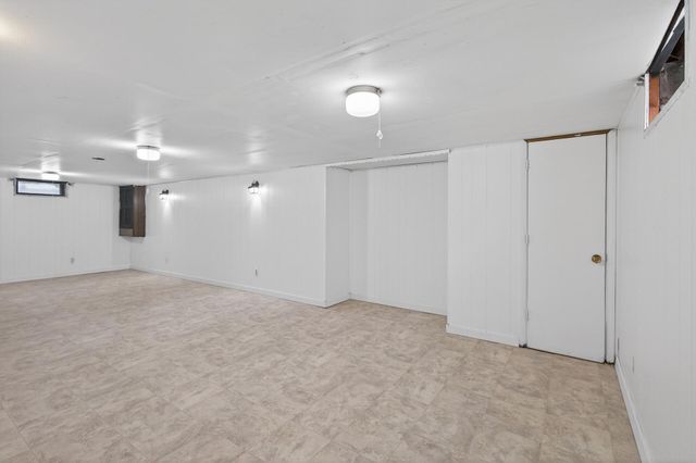 1685 Fremont Avenue E, Saint Paul, MN 55106