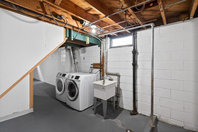 1685 Fremont Avenue E, Saint Paul, MN 55106