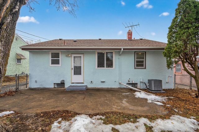 1685 Fremont Avenue E, Saint Paul, MN 55106