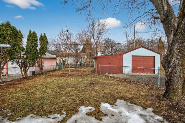 1685 Fremont Avenue E, Saint Paul, MN 55106