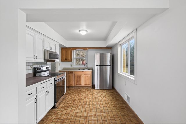 1685 Fremont Avenue E, Saint Paul, MN 55106