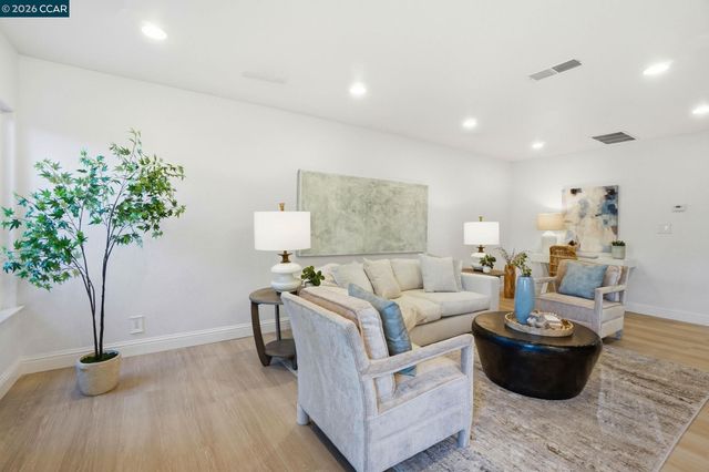 208 Siskiyou Ct, Walnut Creek, CA 94598