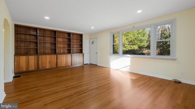 6532 BLUE CHURCH RD S, Coopersburg, PA 18036