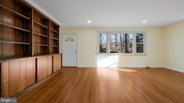 6532 BLUE CHURCH RD S, Coopersburg, PA 18036