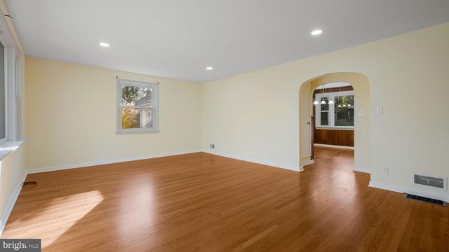 6532 BLUE CHURCH RD S, Coopersburg, PA 18036