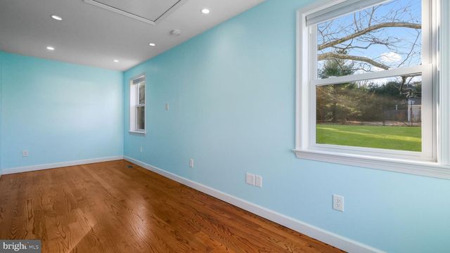 6532 BLUE CHURCH RD S, Coopersburg, PA 18036