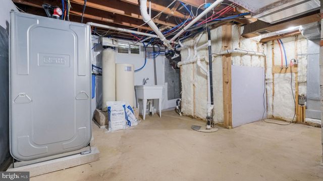 6532 BLUE CHURCH RD S, Coopersburg, PA 18036