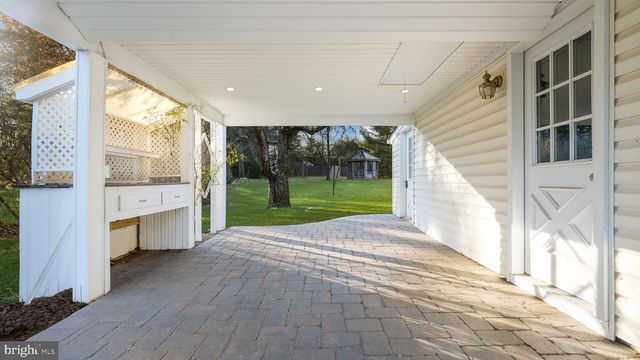 6532 BLUE CHURCH RD S, Coopersburg, PA 18036