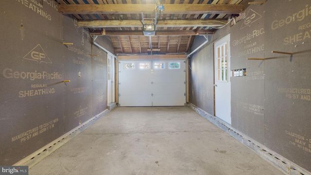 6532 BLUE CHURCH RD S, Coopersburg, PA 18036