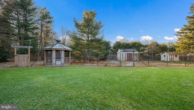 6532 BLUE CHURCH RD S, Coopersburg, PA 18036