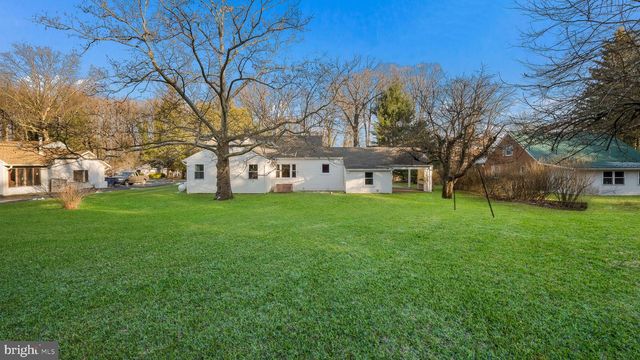 6532 BLUE CHURCH RD S, Coopersburg, PA 18036