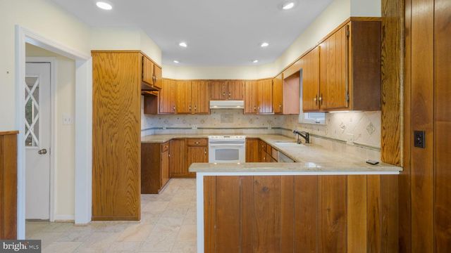 6532 BLUE CHURCH RD S, Coopersburg, PA 18036