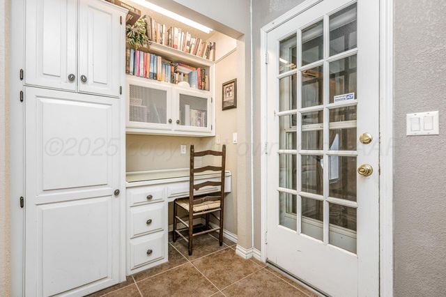 301 10TH Avenue, Canyon, TX 79015